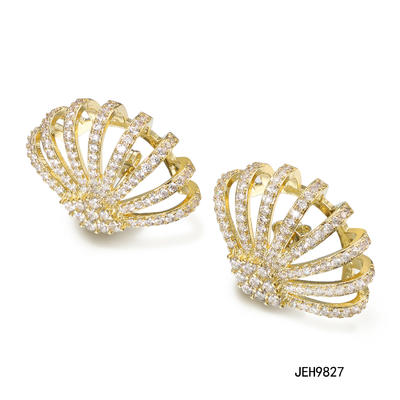 JASEN JEWELRY 14K Gold Shell Shape Stud Earrings